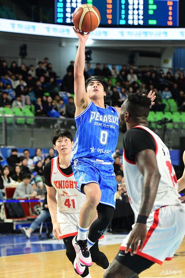 가스공사 샘조세프 벨란겔이 19일 대구체육관서 열린 SK전 도중 슛을 시도하고 있다. 사진제공｜KBL