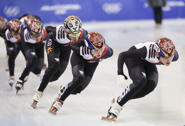 2026밀라노·코르티나담페초동계올림픽에 출전하는 한국 쇼트트랙대표팀은 편파판정을 경계해야 한다. 4년 전 베이징대회에서&nbsp;석연치 않은 실격 판정에 울었던 아픔을 되풀이하지 않는 게 중요하다. 뉴시스