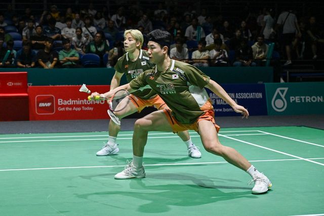 배드민턴국가대표팀은 아시아남녀단체선수권을 앞두고 서승재가 어깨부상으로 이탈한 탓에 김원호의 파트너로 강민혁(앞)을 비롯한 여러 자원을 고려하고 있다. 신화뉴시스