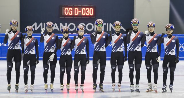 2026밀라노·코르티나담페초동계올림픽에 출전하는 한국 쇼트트랙대표팀은 편파판정을 경계해야 한다. 4년 전 베이징대회에서 석연치 않은 실격 판정에 울었던 아픔을 되풀이하지 않는 게 중요하다. 뉴시스