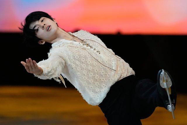 차준환이 22일(한국시간) 밀라노 아이스스케이팅 아레나서 열린 갈라쇼서 연기를 펼치고 있다. 밀라노｜AP뉴시스