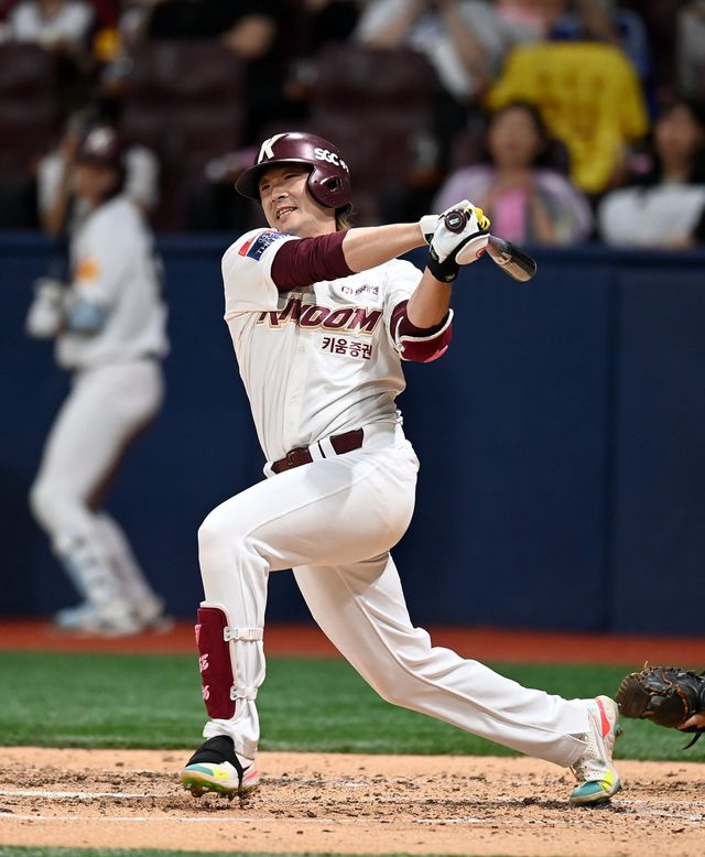 키움 베테랑 이형종은 대만 가오슝 스프링캠프에서 최고의 컨디션을 자랑하며 이번 시즌 기대를 키우고 있다. 스포츠동아 DB