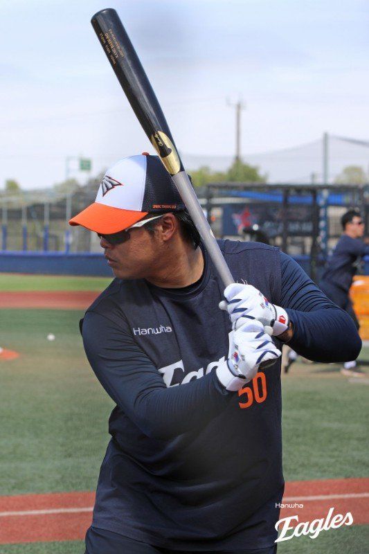 2026 FA 시장에서 4년 총액 100억 원에 한화와 계약한 강백호가 새 시즌 목표를 밝혔다. 강백호는 “계약 기간 4년 동안 팀이 항상 가을야구에 갔으면 한다”라며 남다른 의지를 밝혔다. 사진제공｜한화 이글스