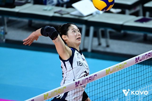 이번 시즌 V리그 여자부선 정규리그 막판 주전급 선수들의 포지션 변경으로 승부수를 띄운 팀들이 많다. IBK기업은행 최정민(사진)과 빅토리아, 현대건설 나현수, 정관장 이선우, GS칼텍스 권민지 등이 대표적 사례다. 사진제공│KOVO