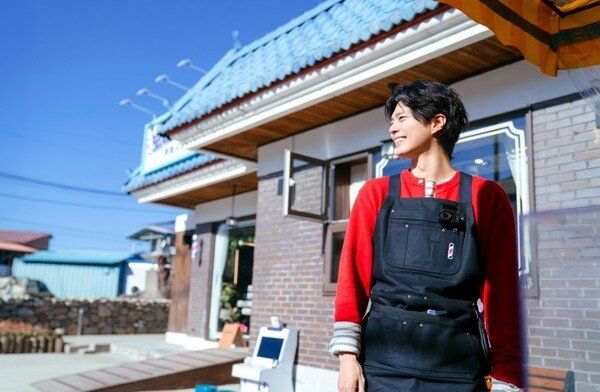 최근 관광객이 몰리며 ‘보검 매직컬’ 촬영지 무주 앞섬마을이 새로운 관광명소로 떠오르고 있다. 사진제공 | tvN&nbsp;