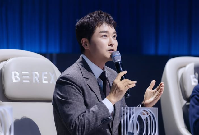 전현무가 디즈니+ ‘운명전쟁49’에서 부적절한 발언으로 논란이 되자, 23일 공식 입장문을 통해 즉각 사과했다. 사진캡처 | 전현무 인스타그램