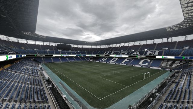 울산이 K리그 최초로 홈구장에 360도 LED 리본 전광판을 설치했다. 울산문수경기장 전경. 사진제공｜울산 HD