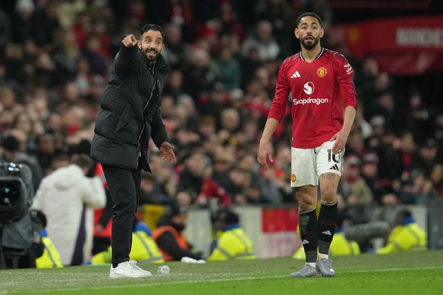 글로벌 스포츠 매체 디애슬레틱은 27일(한국시간) “맨유는 후벵 아모림 감독과 코칭스태프에게 최대 1590만 파운드(약 308억 원)를 지불해야 한다”고 밝혔다. 맨체스터｜AP뉴시스