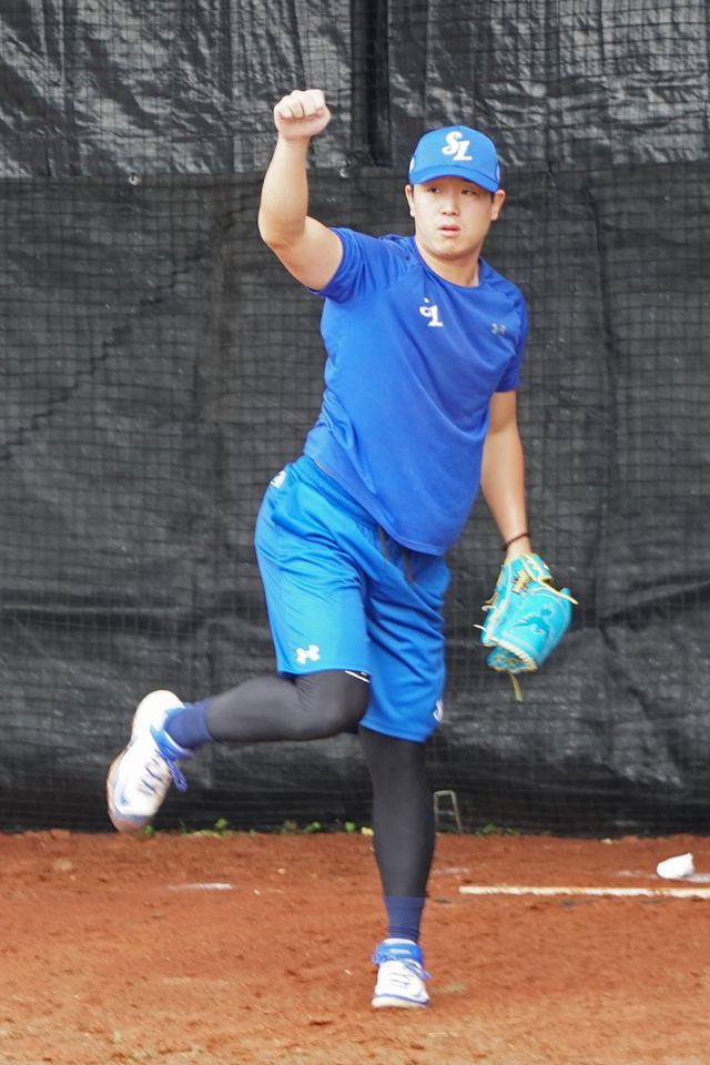 삼성 좌완 이승현, 양창섭, 이승민은 2026시즌 5선발 자리를 꿰차기 위해 1차 캠프지인 괌에서 연일 구슬땀을 흘리고 있다. 양창섭이 불펜피칭을 하고 있다. 사진제공｜삼성 라이온즈