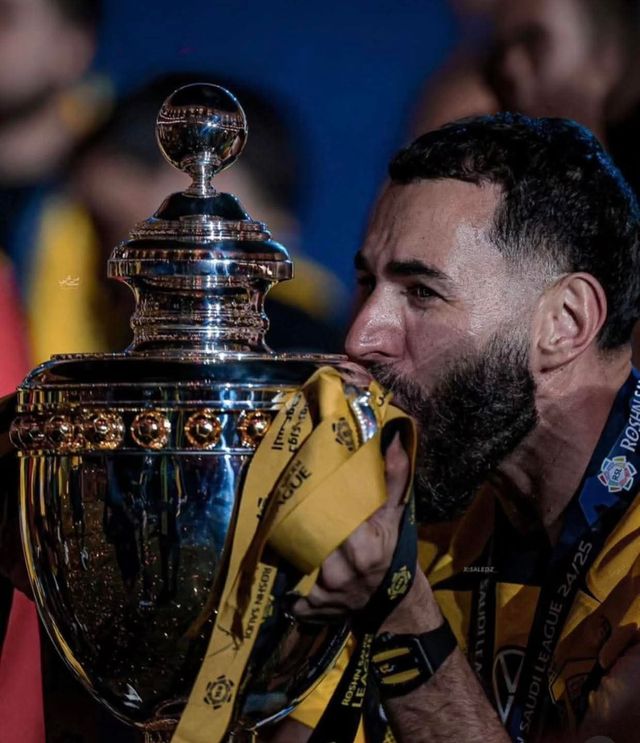 사우디아라비아 알이티하드와 돌이킬 수 없는 강을 건넌 카림 벤제마는 오는 6월 FA 신분으로 자유롭게 새 팀을 물색하겠다는 의지다. 사진출처｜카림 벤제마 페이스북