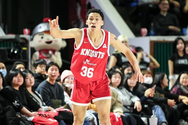 SK 에디 다니엘은&nbsp;엄청난 에너지 레벨을&nbsp;앞세워 팀의 에너지를 끌어올리는 데 일가견이 있다. 기량을 인정받아 니콜라스 마줄스 감독이 이끄는 남자농구대표팀 엔트리에도 이름을 올렸다. 사진제공ㅣKBL