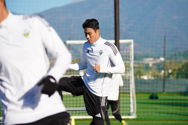 1월 전북 유니폼을 입은 박지수가 스페인 마르베야에서 진행 중인 전북 선수단의 동계훈련을 소화하고 있다. 사진제공｜전북 현대