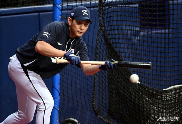 샌프란시스코 이정후는 2026 WBC 대표팀 주장으로 선임됐다. 그는 선배와 후배의 가교 역할을 잘하며 목표인 2라운드 진출에 힘을 보태려 한다. 스포츠동아DB