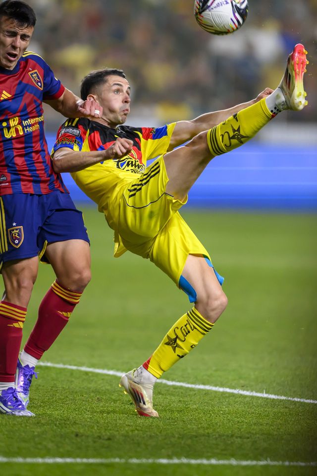 멕시코는 최근 스페인 귀화파 알바로 피달고가 대표팀에 합류할 수 있게 됐다. 앞서 레데스마, 구티에레스등 미국 이중국적자들에 더해 피달고까지 더해 종전보다 탄탄한 전력을 구축했다. AP뉴시스