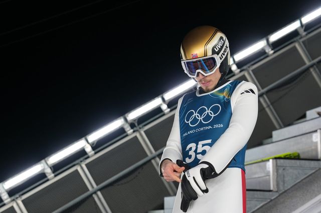 2026밀라노·코르티나담페초동계올림픽 노르웨이 스키점프대표팀 요한 안드레 포르팡이 6일(한국시간) 이탈리아 프레다초 스키점프장서 연습 점프를 준비하고 있다. 프레다초｜AP 뉴시스