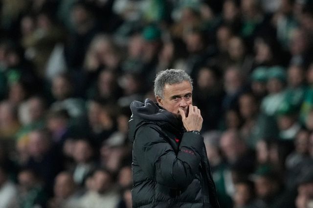 영국 대중지 미러는 8일(한국시간) “맨유는&nbsp;올여름 정식 감독 선임을 앞두고 루이스&nbsp;엔리케 감독을&nbsp;최우선 후보 중 한 명으로 검토하며, 구단 관계자들이 파리를 찾아 직접 접촉했다. 하지만 상황은 맨유가 원하는&nbsp;방향으로 흘러가지 않고 있다”고 보도했다. 리스본｜AP뉴시스