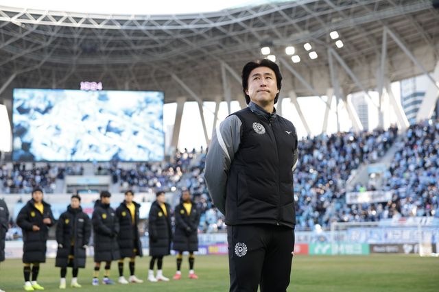 이용래 대구 코치는 30년간의 선수 생활을 뒤로 하고 올 시즌 지도자로서 첫 발을 내딛었다.사진제공│한국프로축구연맹