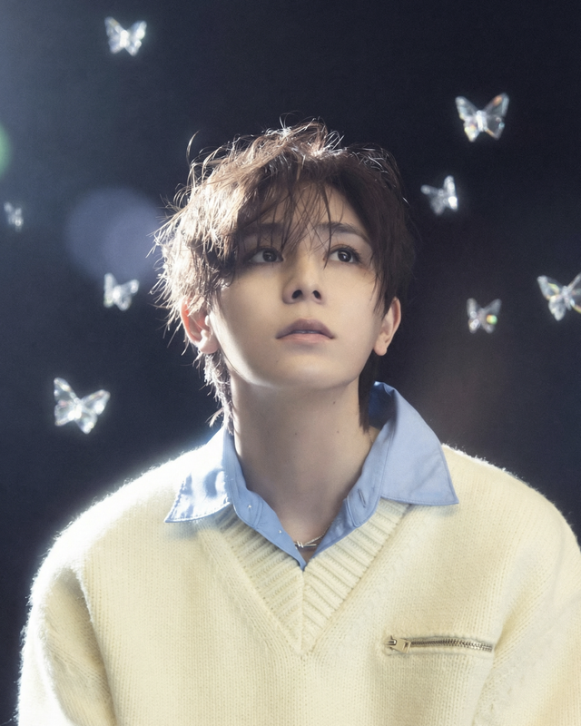 그룹 ‘헤이! 세이! 점프’ 멤버이자 톱 배우인 야마다 료스케가 국내 일간지로선 처음으로 스포츠동아와 인터뷰를 가졌다. 야마다 료스케가 디지털매거진 볼드페이지와 함께한 화보는 인물을 변형하지 않은 채 배경 일부에 AI를 활용한 가공이 추가되었다 사진제공|볼드페이지