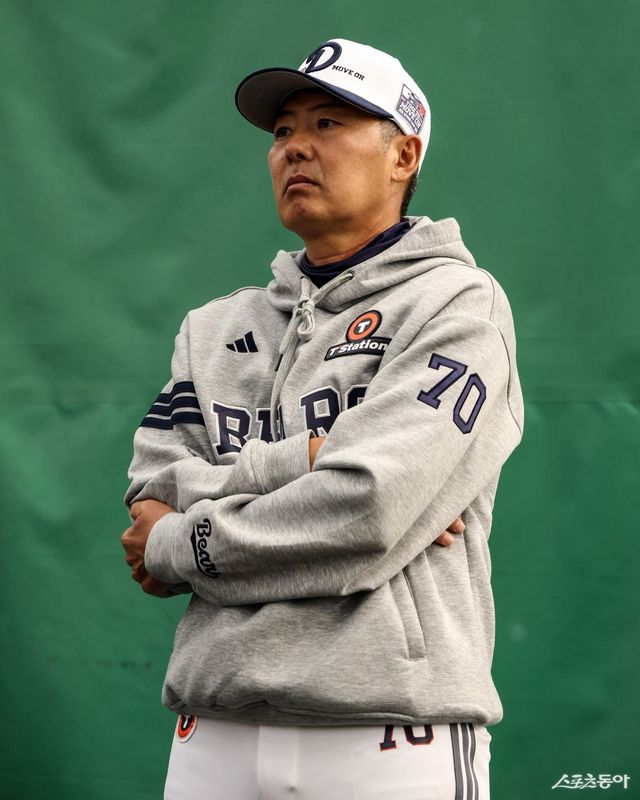 두산 김원형 감독이 15일 이천 베어스파크서 열린 삼성과 시범경기에 앞서 4·5선발 경쟁에 대해 언급했다. 사진제공｜두산 베어스