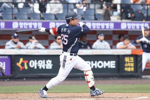 두산 양의지가 16일 대전한화생명볼파크서 열린 한화와 시범경기서 힘차게 스윙하고 있다. 사진제공｜한화 이글스