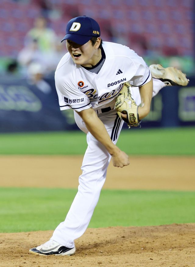 WBC 대표팀 일정을 마친 두산 김택연은 19, 20일 사직 롯데와 원정경기부터 팀에 합류한다. 20일 경기서 마운드에 오를 것이 유력하다. 뉴시스