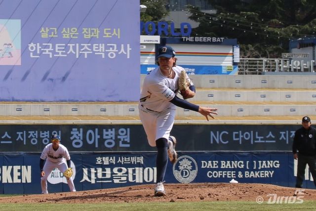 NC 커티스 테일러가 17일 창원NC파크서 열린 ‘2026 신한 SOL KBO리그’ 시범경기 KIA와 홈경기서 힘차게 투구하고 있다. 사진제공｜NC 다이노스