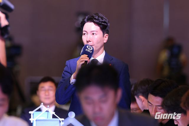 박준혁 롯데 단장이 스프링캠프 기간 사행성 게임장에 출입한 선수들 대신 구단 징계를 받기로 했다. 사진제공｜롯데 자이언츠