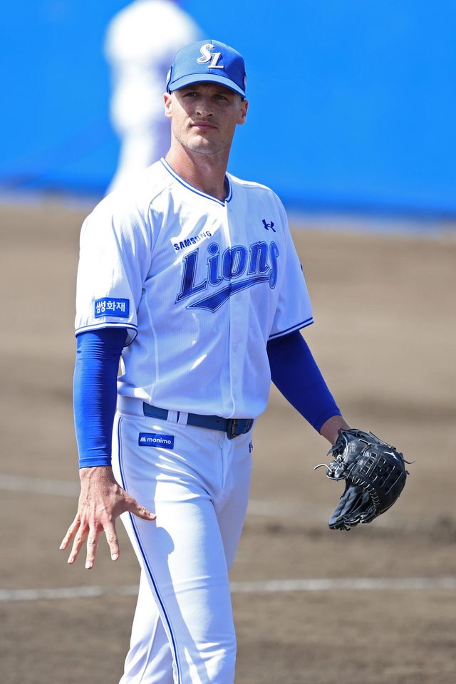 삼성은&nbsp;투수 원태인, 맷&nbsp;매닝, 이호성이 캠프 도중 팔꿈치 통증으로 이탈하는 악재와 마주했다. 교체가 결정된 매닝. 사진제공｜삼성 라이온즈