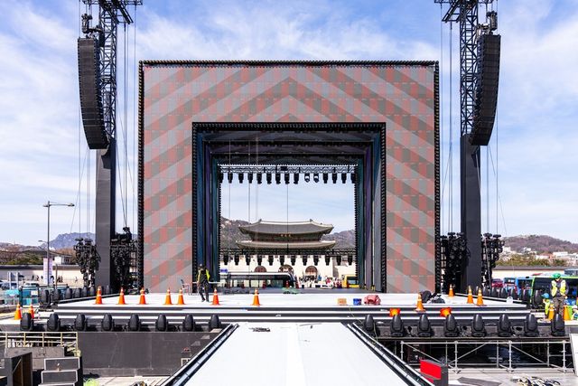 사진출처|빅히트 뮤직/넷플릭스