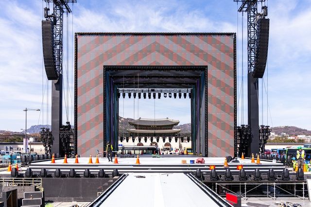 사진출처|빅히트 뮤직/넷플릭스