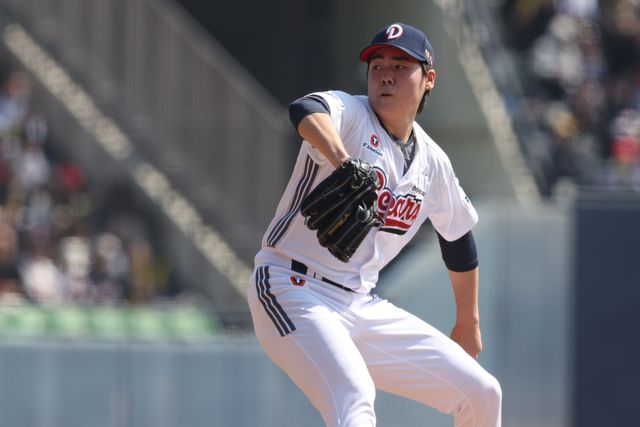 두산 최승용은 21일 잠실 KIA전서 실점한 뒤 급격하게 흔들리는 모습을 보였다. 마인드컨트롤하며 안정적으로 긴 이닝을 끌어가는 것이 남은 기간 숙제다. 사진제공｜두산 베어스