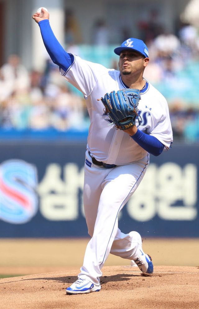 삼성 아리엘 후라도가 21일 대구삼성라이온즈파크서 열린 ‘2026 신한 SOL 뱅크 KBO리그’ LG와 시범경기에 선발등판해 힘차게 공을 던지고 있다. 사진제공｜삼성 라이온즈