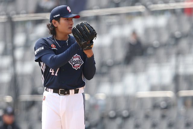 두산 곽빈이 23일 수원KT위즈파크서 열린 KT와 시범경기서 역투하고 있다. 사진제공｜두산 베어스