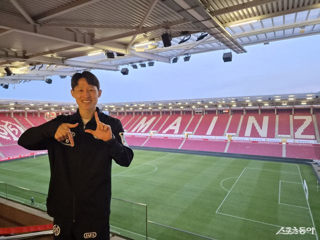 마인츠 이재성은 최근 스포츠동아와 독일 현지에서 만나 분데스리거로서의 삶을 이야기하며 2026북중미월드컵에서의 선전을 다짐했다. 홈구장 메바 아레나에서 포즈를 취한 모습. 마인츠｜남장현 기자