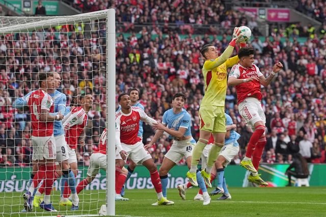 영국 매체 스카이스포츠의 패널들이 카라바오컵 결승서 백업 골키퍼 케파(오른쪽 2번째)를 기용한 아르테타 아스널 감독을 강력하게 비판했다. AP뉴시스