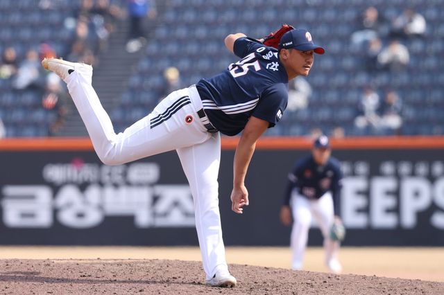 KT 김현수,&nbsp;두산 이용찬(사진), 키움 안치홍은 28일 열릴 개막전부터 직전 소속팀과 적으로 만난다. 사진제공ㅣ두산 베어스