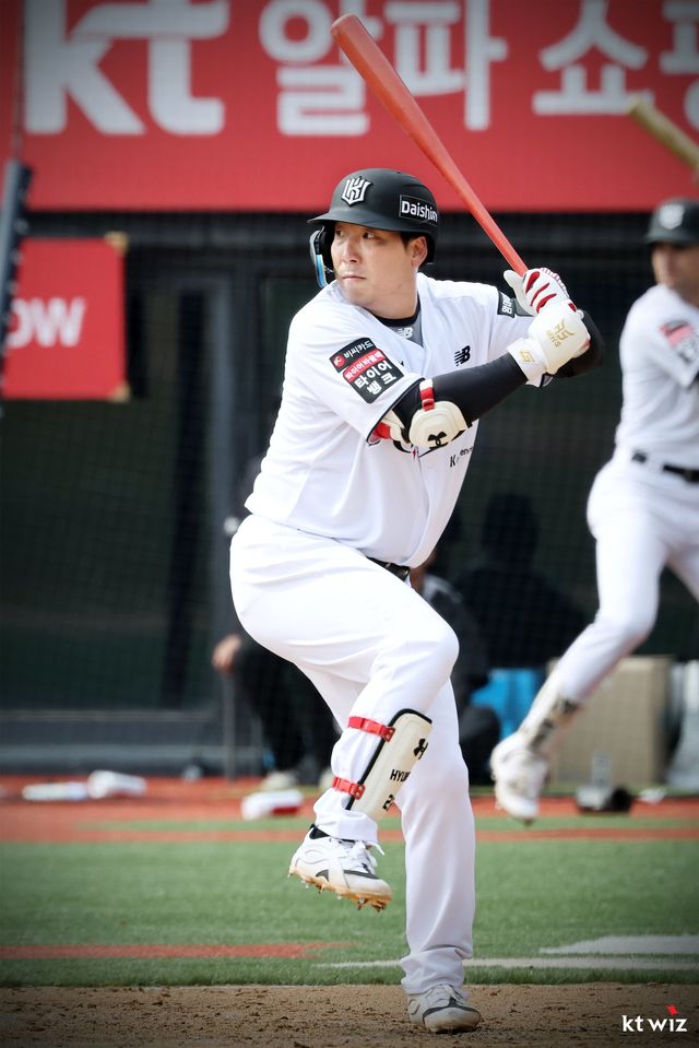 KT 김현수(사진), 두산 이용찬, 키움 안치홍은 28일 열릴 개막전부터 직전 소속팀과 적으로 만난다. 사진제공ㅣKT 위즈