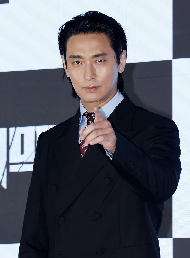 [서울=뉴시스] 김혜진 기자 = 배우 주지훈이 10일 오후 서울 구로구 더세인트에서 열린 ENA 월화드라마 ‘클라이맥스’ 제작발표회에서 포즈를 취하고 있다. 2026.03.10. jini@newsis.com