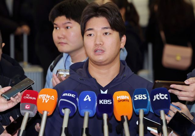 WBC 한국 대표팀 마무리투수 후보로 손꼽히는 고우석이 3일 오사카 교세라돔서 열린 오릭스와 평가전서 1.1이닝 무실점을 기록해 기대를 키웠다. 뉴시스