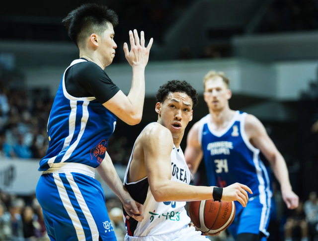 SK 에디 다니엘은 지난달 26일, 이달 1일 대표팀이 치른 농구월드컵 아시아예선서 성인 대표팀에 데뷔해 팀에 부족한 부분을 잘 채우며 성장의 발판을 만들었다. 사진제공｜FIBA