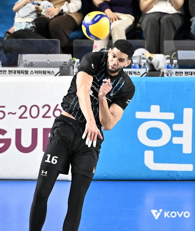 현대캐피탈 레오(사진)는 자신처럼&nbsp;챔프전에 오른 고향 친구 GS칼텍스 실바를 향한 응원을 보내 눈길을 끌었다. 사진제공│KOVO