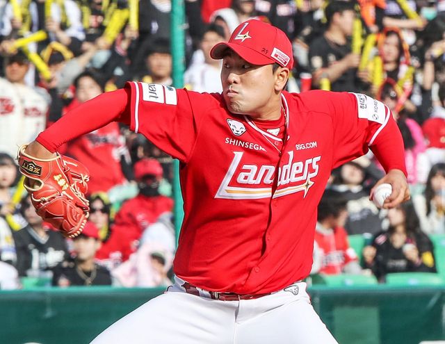 SSG 김택형은 왼손 엄지손가락 근육 부상으로 3월 30일 1군 엔트리서 제외됐다. 사진제공｜SSG 랜더스