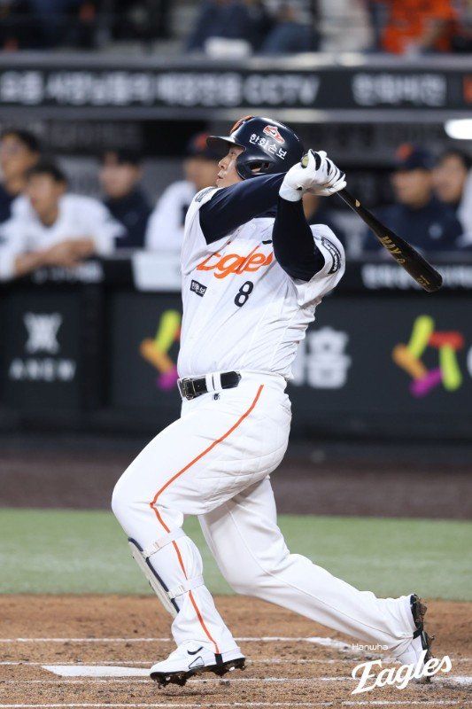 한화 노시환이 31일 대전한화생명볼파크서 열린 KT전 도중 타격하고 있다. 사진제공｜한화 이글스