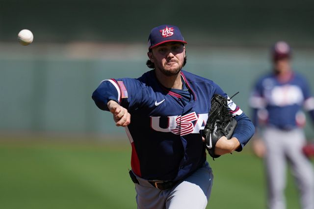 미국 대표팀 폴 스킨스가 4일(한국시간) 미국 애리조나주 스코츠데일 스타디움서 열린 WBC 평가전 샌프란시스코전에서 힘차게 공을 던지고 있다. 애리조나｜AP뉴시스