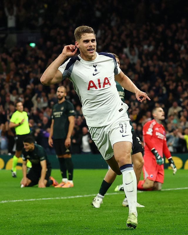 토트넘 수비수 미키 판 더 펜은 바르셀로나와 레알 마드리드의 관심을 받고 있다. 리버풀 역시 꾸준히 그를 지켜보고 있다. 사진출처｜토트넘 홋스퍼 페이스북