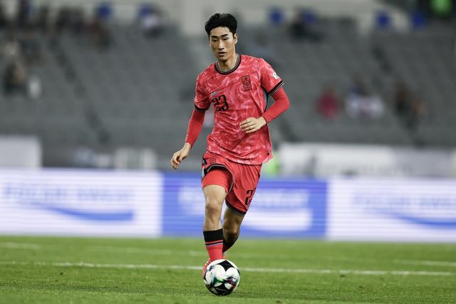 서민우가&nbsp;지난해 7월 용인미르스타디움에서 열린&nbsp;중국과&nbsp;E-1 챔피언십 1차전을&nbsp;뛰고 있다. 사진제공｜대한축구협회