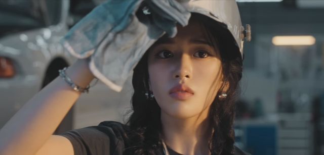 사진 = 이영지 ‘ROBOT’ 뮤직비디오