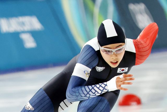 이나현이 6일(한국시간) 네덜란드 헤이렌베인에서 열린 스피드스케이팅 세계선수권대회 여자 500m 1차 레이스서 5위에 올랐다. 뉴시스