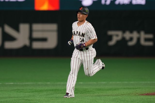 요시다 마사타카가 8일 일본 도쿄돔서 열린 WBC 1라운드 호주전서 홈런을 친 뒤 그라운드를 돌고 있다. 도쿄｜AP뉴시스
