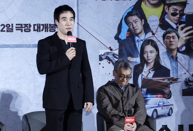 [서울=뉴시스] 김혜진 기자 = 배우 배성우가 9일 오전 서울 용산구 CGV용산아이파크몰에서 열린 영화 ‘끝장수사’ 제작보고회에서 입장을 말하고 있다. 2026.03.09. jini@newsis.com